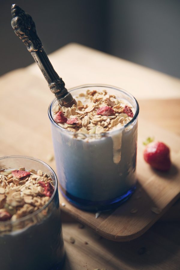 Granola avec des fraises du Québec lyophilisées