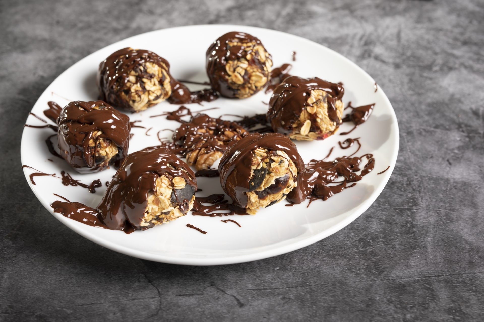 Boules aux dattes et au chocolat